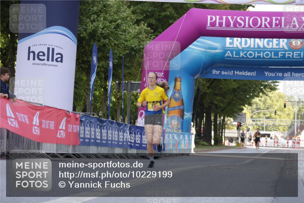 06.09.2026 - CURREX Alsterlauf Yannick Fuchs http://msf.ph/oto/10229199 06.09.2026 11:16:48 Ziel 79 meine-sportfotos.de