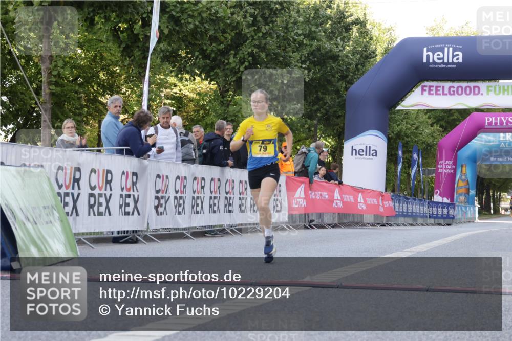 06.09.2026 - CURREX Alsterlauf Yannick Fuchs http://msf.ph/oto/10229204 06.09.2026 11:16:52 Ziel 79 meine-sportfotos.de