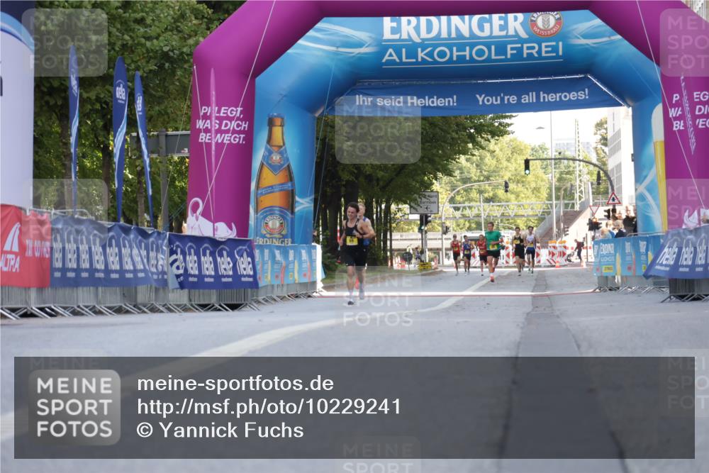 06.09.2026 - CURREX Alsterlauf Yannick Fuchs http://msf.ph/oto/10229241 06.09.2026 11:17:24 Ziel 66, 81 meine-sportfotos.de