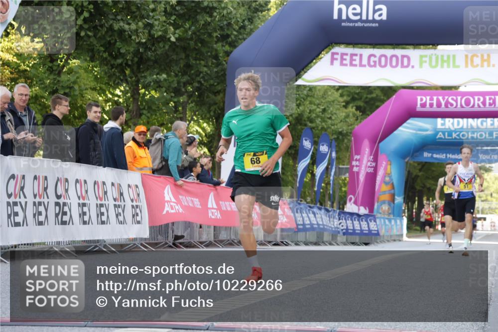 06.09.2026 - CURREX Alsterlauf Yannick Fuchs http://msf.ph/oto/10229266 06.09.2026 11:17:46 Ziel 51, 56, 68 meine-sportfotos.de