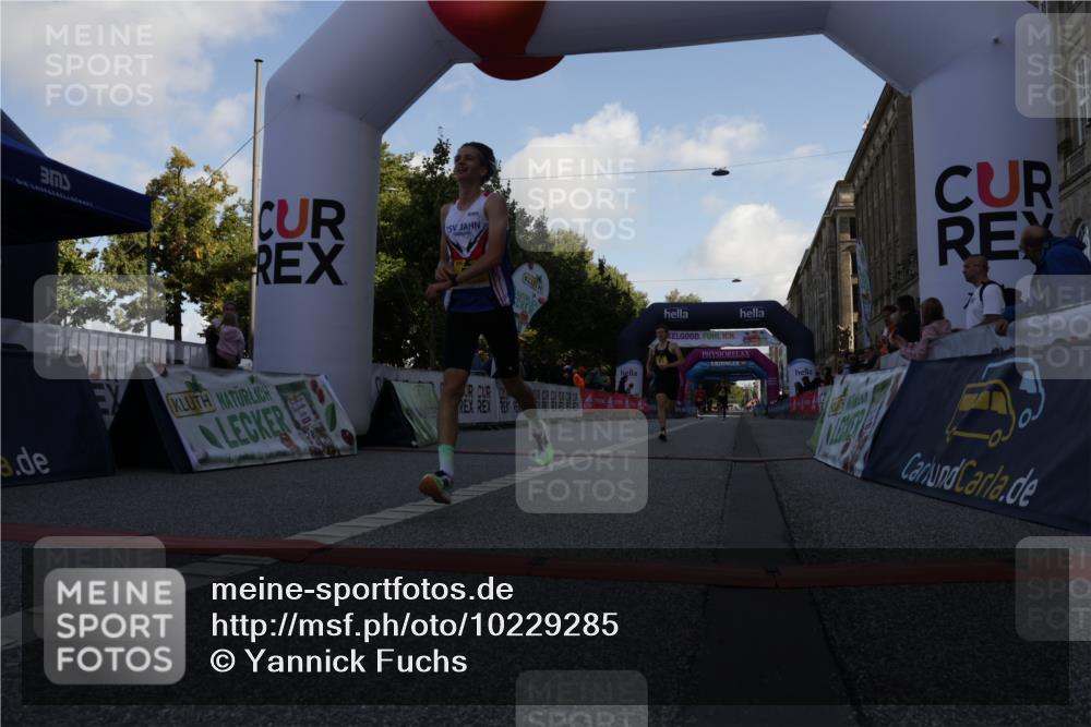 06.09.2026 - CURREX Alsterlauf Yannick Fuchs http://msf.ph/oto/10229285 06.09.2026 11:17:51 Ziel 51, 67, 68, 72 meine-sportfotos.de