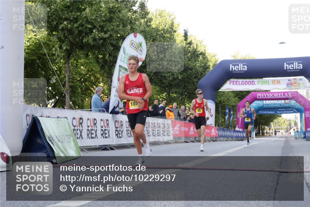 06.09.2026 - CURREX Alsterlauf Yannick Fuchs http://msf.ph/oto/10229297 06.09.2026 11:17:58 Ziel 51, 55, 67, 72, 90, 1074 meine-sportfotos.de