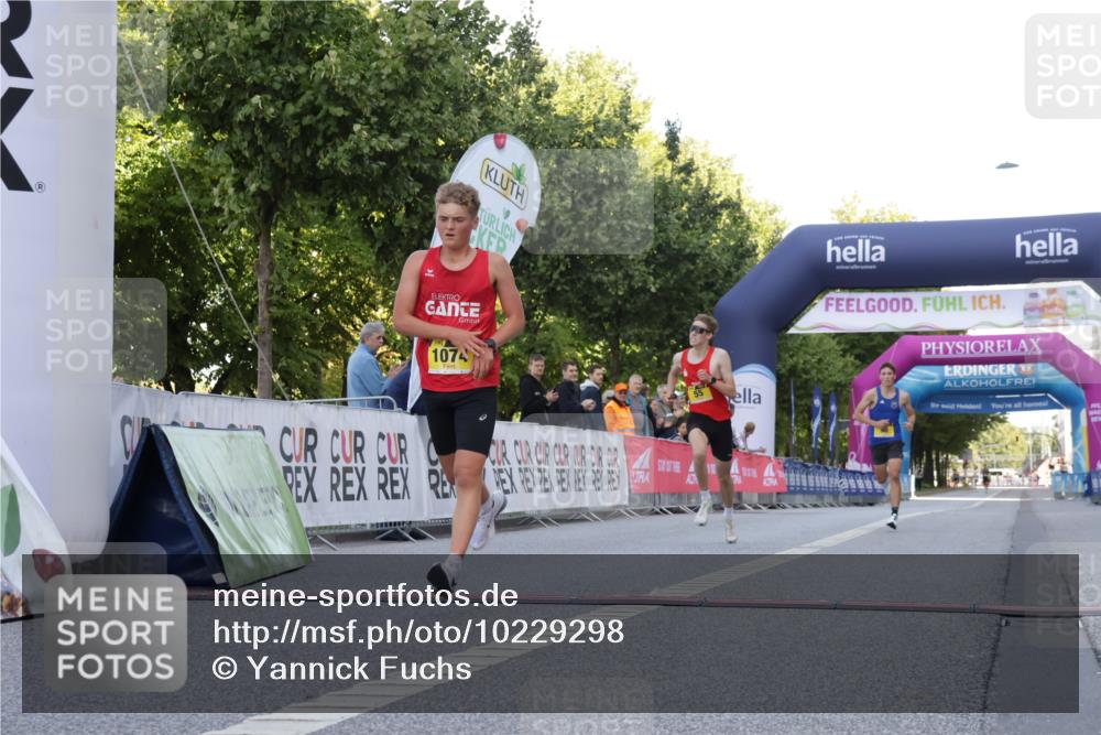 06.09.2026 - CURREX Alsterlauf Yannick Fuchs http://msf.ph/oto/10229298 06.09.2026 11:17:58 Ziel 51, 55, 67, 72, 90, 1074 meine-sportfotos.de
