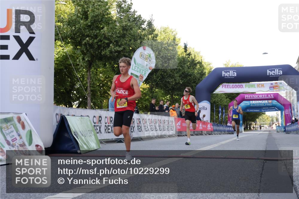 06.09.2026 - CURREX Alsterlauf Yannick Fuchs http://msf.ph/oto/10229299 06.09.2026 11:17:58 Ziel 51, 55, 67, 72, 90, 1074 meine-sportfotos.de