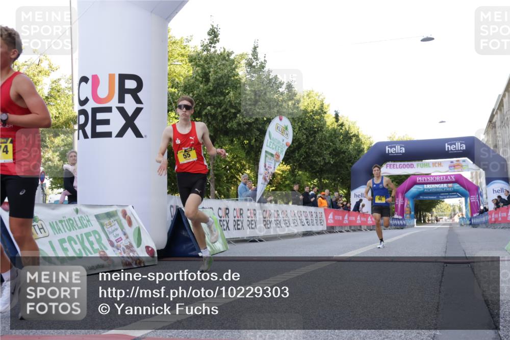 06.09.2026 - CURREX Alsterlauf Yannick Fuchs http://msf.ph/oto/10229303 06.09.2026 11:17:59 Ziel 55, 67, 72, 90, 1074 meine-sportfotos.de