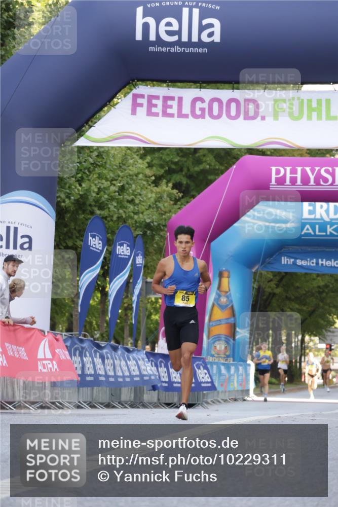 06.09.2026 - CURREX Alsterlauf Yannick Fuchs http://msf.ph/oto/10229311 06.09.2026 11:18:20 Ziel 85 meine-sportfotos.de