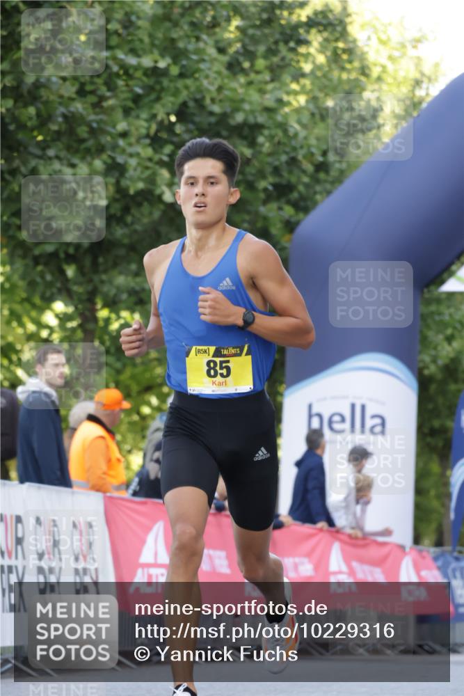 06.09.2026 - CURREX Alsterlauf Yannick Fuchs http://msf.ph/oto/10229316 06.09.2026 11:18:23 Ziel 85 meine-sportfotos.de