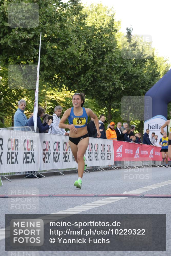 06.09.2026 - CURREX Alsterlauf Yannick Fuchs http://msf.ph/oto/10229322 06.09.2026 11:18:36 Ziel 53, 59 meine-sportfotos.de