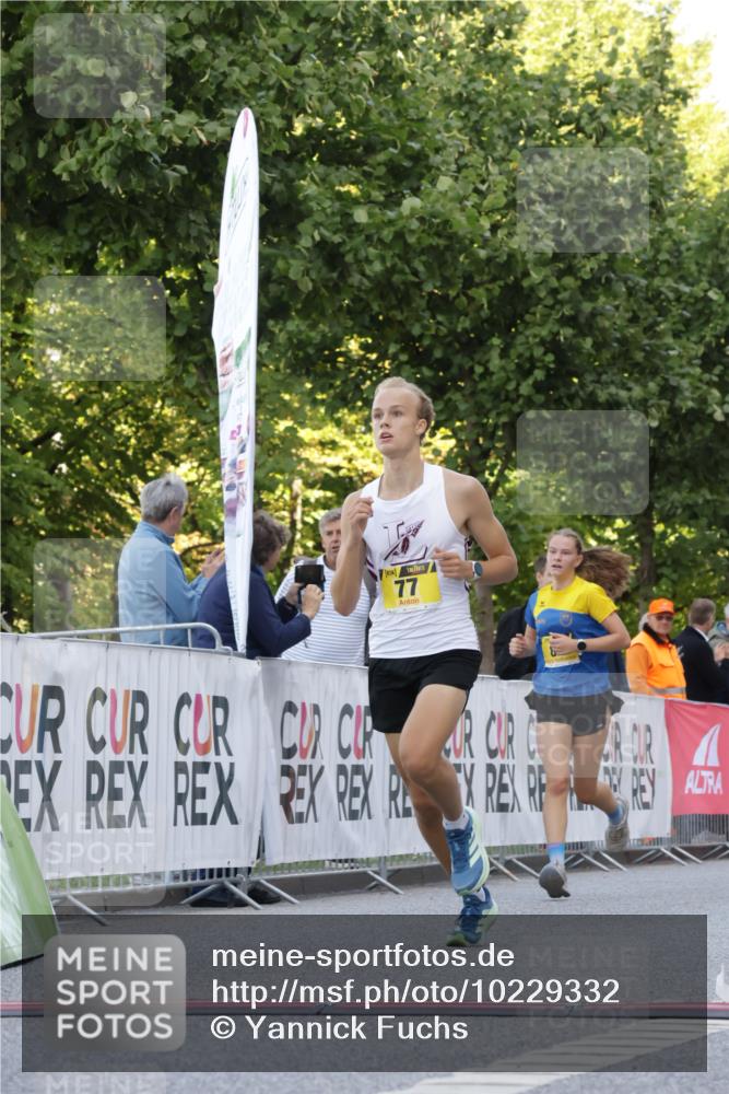 06.09.2026 - CURREX Alsterlauf Yannick Fuchs http://msf.ph/oto/10229332 06.09.2026 11:18:41 Ziel 53, 59, 77, 82 meine-sportfotos.de