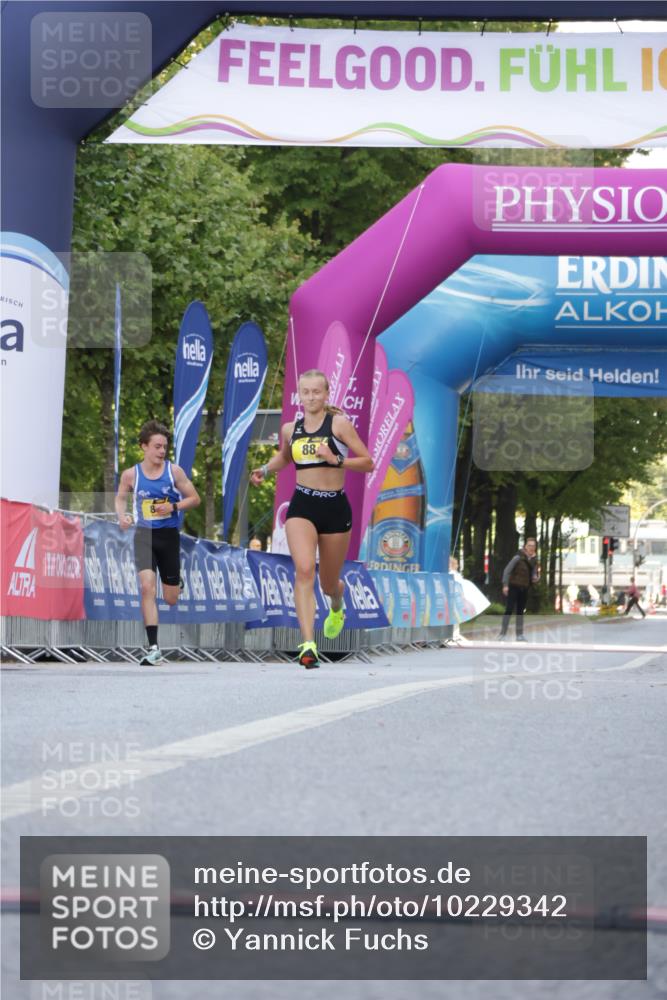 06.09.2026 - CURREX Alsterlauf Yannick Fuchs http://msf.ph/oto/10229342 06.09.2026 11:18:50 Ziel 82, 88 meine-sportfotos.de