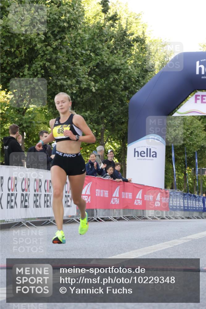 06.09.2026 - CURREX Alsterlauf Yannick Fuchs http://msf.ph/oto/10229348 06.09.2026 11:18:54 Ziel 83, 88 meine-sportfotos.de