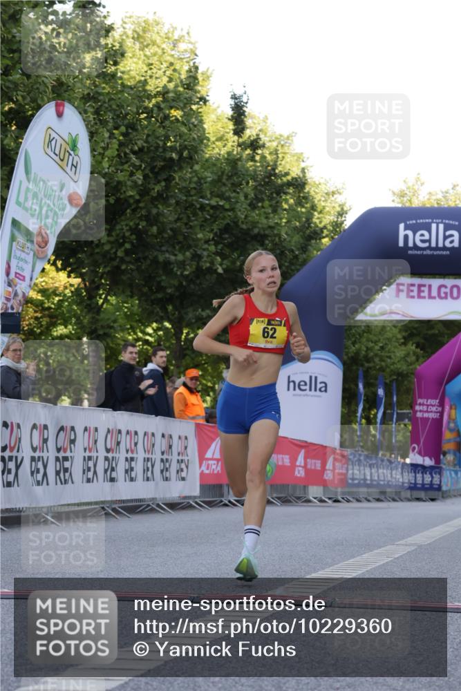 06.09.2026 - CURREX Alsterlauf Yannick Fuchs http://msf.ph/oto/10229360 06.09.2026 11:19:49 Ziel 62 meine-sportfotos.de