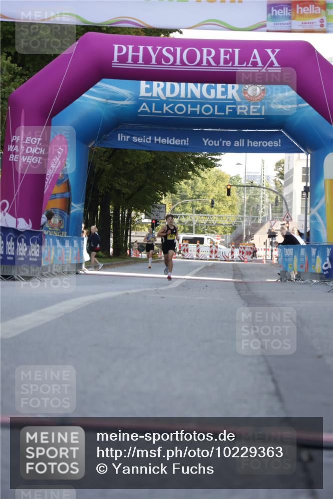 06.09.2026 - CURREX Alsterlauf Yannick Fuchs http://msf.ph/oto/10229363 06.09.2026 11:19:52 Ziel 62 meine-sportfotos.de