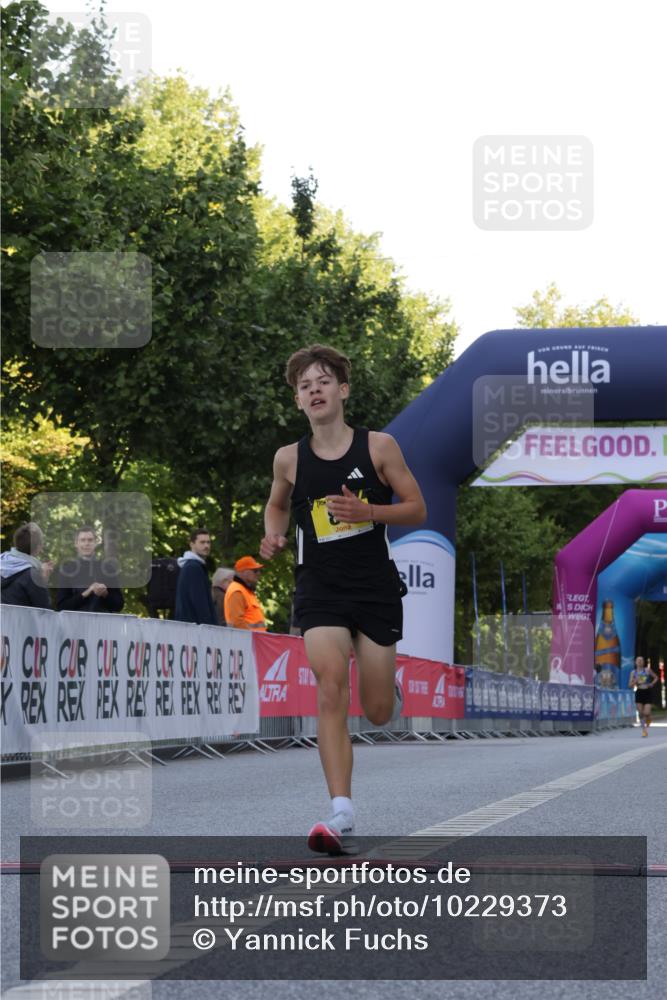 06.09.2026 - CURREX Alsterlauf Yannick Fuchs http://msf.ph/oto/10229373 06.09.2026 11:20:08 Ziel 80 meine-sportfotos.de