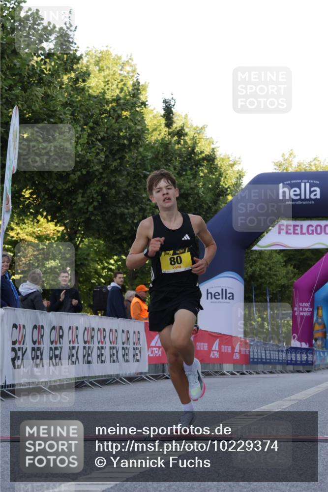 06.09.2026 - CURREX Alsterlauf Yannick Fuchs http://msf.ph/oto/10229374 06.09.2026 11:20:08 Ziel 80 meine-sportfotos.de