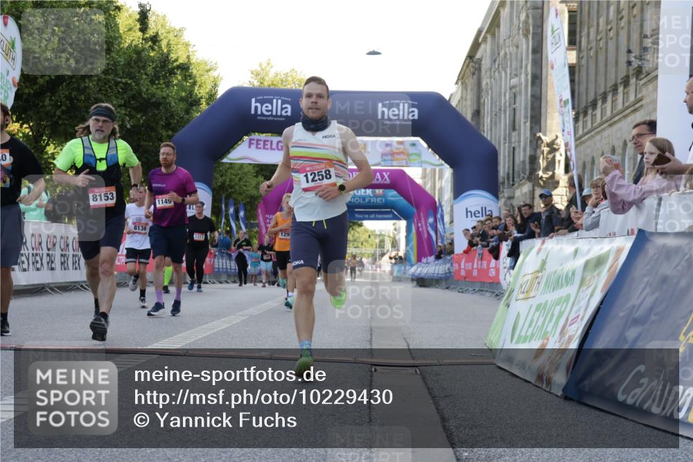 06.09.2026 - CURREX Alsterlauf Yannick Fuchs http://msf.ph/oto/10229430 06.09.2026 11:45:27 Ziel 1030, 1031, 1033, 1129, 1140, 1149, 1216, 1258, 1294, 1295, 1304, 1340, 8136, 8344 meine-sportfotos.de