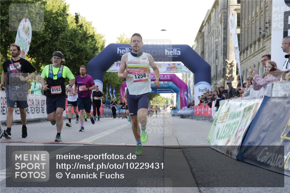 06.09.2026 - CURREX Alsterlauf Yannick Fuchs http://msf.ph/oto/10229431 06.09.2026 11:45:27 Ziel 1030, 1031, 1033, 1129, 1140, 1149, 1216, 1258, 1294, 1295, 1304, 1340, 8136, 8344 meine-sportfotos.de