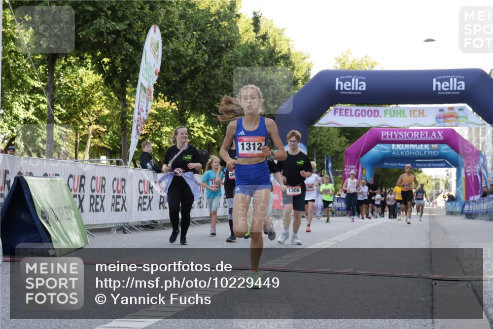 06.09.2026 - CURREX Alsterlauf Yannick Fuchs http://msf.ph/oto/10229449 06.09.2026 11:45:40 Ziel 1026, 1166, 1167, 1296, 1308, 1309, 1312, 1317 meine-sportfotos.de
