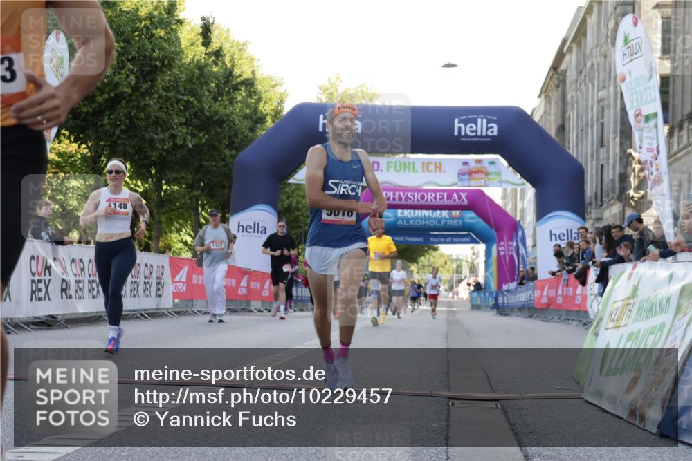 06.09.2026 - CURREX Alsterlauf Yannick Fuchs http://msf.ph/oto/10229457 06.09.2026 11:45:48 Ziel 1148, 1163, 1166, 1167, 1296, 1300, 1308, 1309, 5016 meine-sportfotos.de