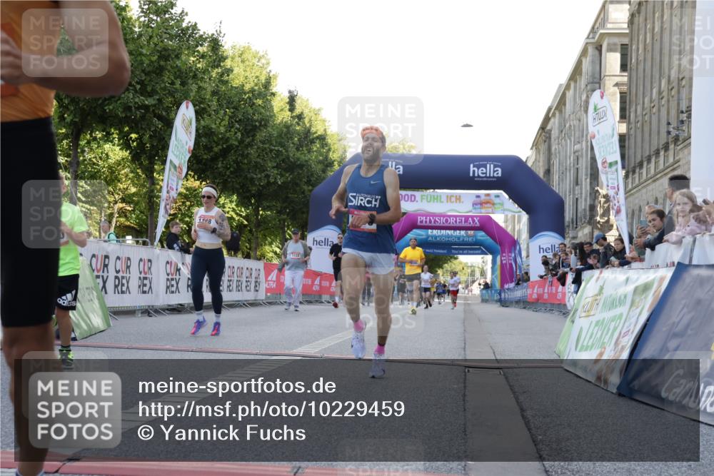 06.09.2026 - CURREX Alsterlauf Yannick Fuchs http://msf.ph/oto/10229459 06.09.2026 11:45:48 Ziel 1148, 1163, 1166, 1167, 1296, 1300, 1308, 1309, 5016 meine-sportfotos.de