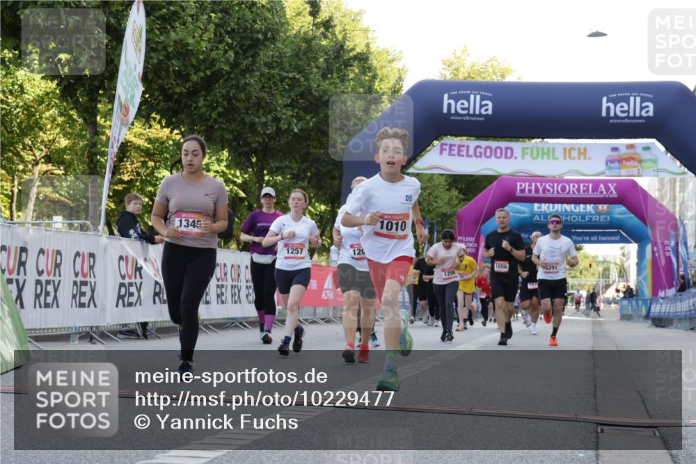 06.09.2026 - CURREX Alsterlauf Yannick Fuchs http://msf.ph/oto/10229477 06.09.2026 11:45:57 Ziel 1010, 1102, 1122, 1148, 1209, 1257, 1345, 1346, 3755, 8285, 8291 meine-sportfotos.de