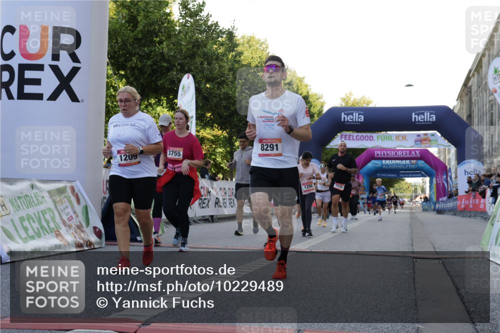 06.09.2026 - CURREX Alsterlauf Yannick Fuchs http://msf.ph/oto/10229489 06.09.2026 11:46:02 Ziel 1010, 1032, 1035, 1056, 1102, 1103, 1122, 1150, 1209, 1211, 1257, 1298, 1305, 1345, 1346, 3755, 8285, 8291 meine-sportfotos.de
