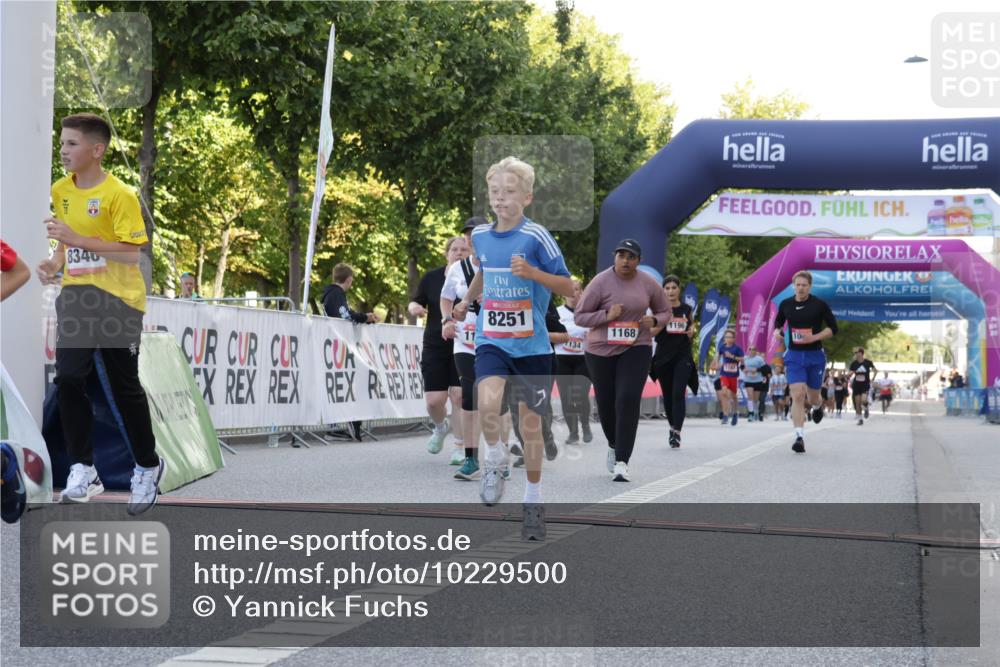 06.09.2026 - CURREX Alsterlauf Yannick Fuchs http://msf.ph/oto/10229500 06.09.2026 11:46:08 Ziel 1032, 1035, 1056, 1062, 1071, 1103, 1145, 1150, 1168, 1196, 1211, 1298, 1305, 1307, 3755, 8251, 8291, 8346 meine-sportfotos.de