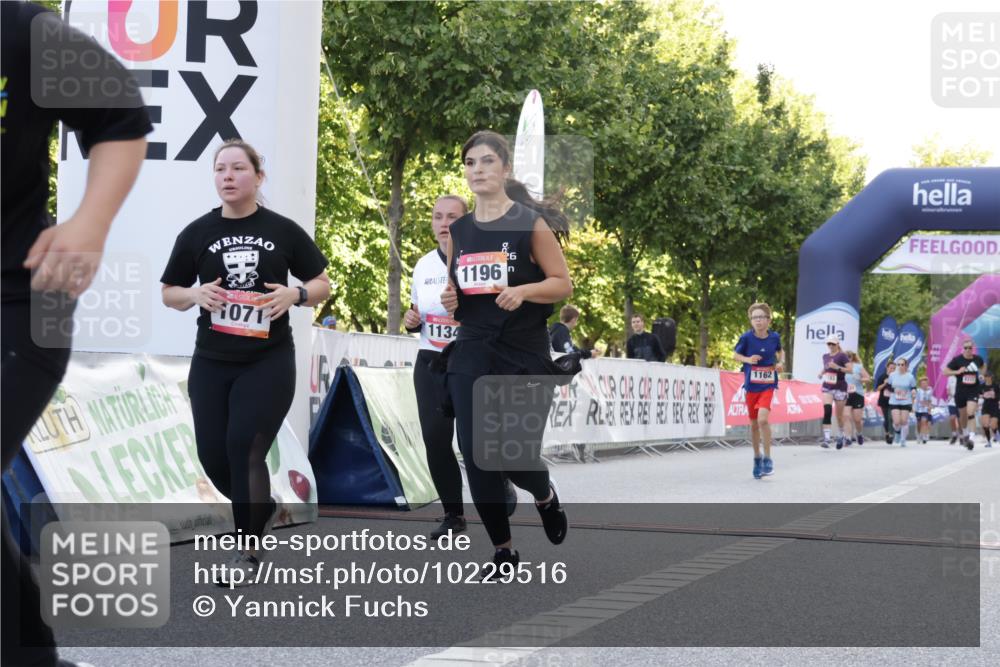 06.09.2026 - CURREX Alsterlauf Yannick Fuchs http://msf.ph/oto/10229516 06.09.2026 11:46:14 Ziel 1062, 1071, 1134, 1145, 1162, 1168, 1196, 1211, 1307, 8251, 8346 meine-sportfotos.de