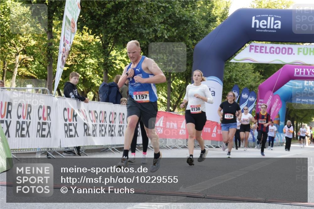 06.09.2026 - CURREX Alsterlauf Yannick Fuchs http://msf.ph/oto/10229555 06.09.2026 11:46:43 Ziel 1020, 1079, 1118, 1139, 1157, 1189, 1210, 8137, 8138, 8162 meine-sportfotos.de