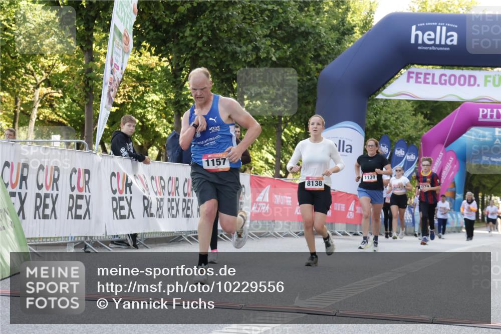 06.09.2026 - CURREX Alsterlauf Yannick Fuchs http://msf.ph/oto/10229556 06.09.2026 11:46:43 Ziel 1020, 1079, 1118, 1139, 1157, 1189, 1210, 8137, 8138, 8162 meine-sportfotos.de