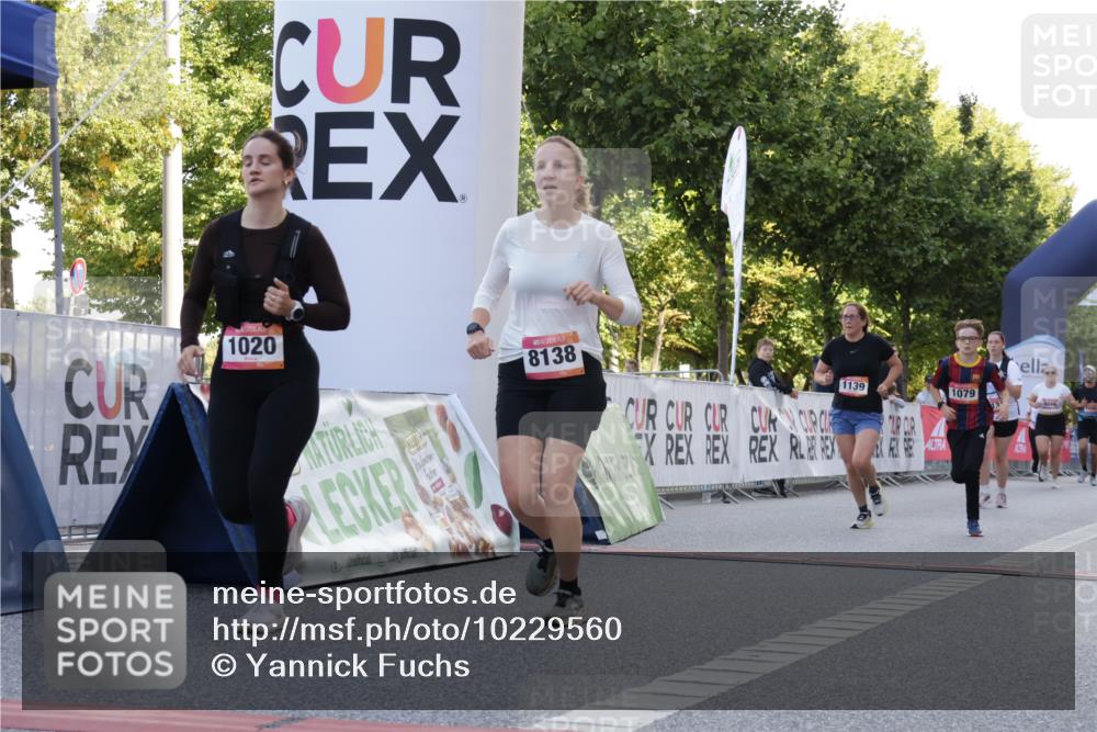 06.09.2026 - CURREX Alsterlauf Yannick Fuchs http://msf.ph/oto/10229560 06.09.2026 11:46:47 Ziel 1020, 1079, 1131, 1139, 1157, 8137, 8138 meine-sportfotos.de