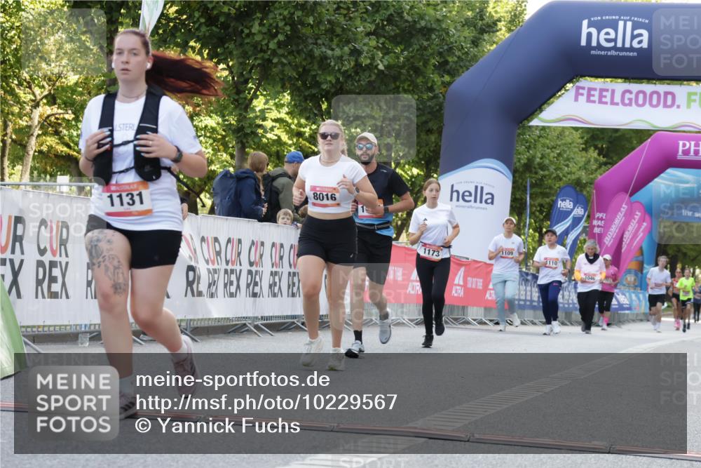 06.09.2026 - CURREX Alsterlauf Yannick Fuchs http://msf.ph/oto/10229567 06.09.2026 11:46:51 Ziel 1020, 1075, 1079, 1131, 1139, 1157, 1173, 8016, 8138 meine-sportfotos.de
