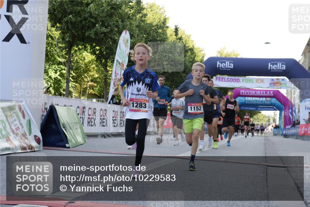 06.09.2026 - CURREX Alsterlauf Yannick Fuchs http://msf.ph/oto/10229583 06.09.2026 11:47:26 Ziel 1077, 1123, 1130, 1152, 1202, 1226, 1279, 1283, 1329, 8046, 8048, 8172, 8300, 8327 meine-sportfotos.de