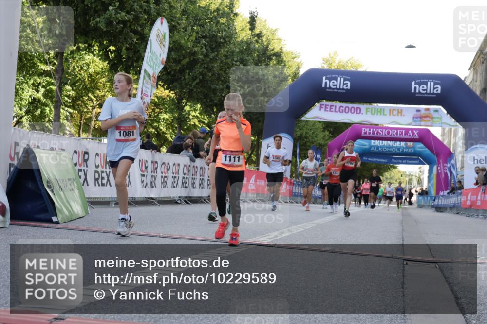 06.09.2026 - CURREX Alsterlauf Yannick Fuchs http://msf.ph/oto/10229589 06.09.2026 11:47:31 Ziel 1081, 1083, 1085, 1111, 1123, 1130, 1152, 1194, 1202, 1226, 1279, 1283, 1329, 8046, 8048, 8172, 8236, 8327 meine-sportfotos.de