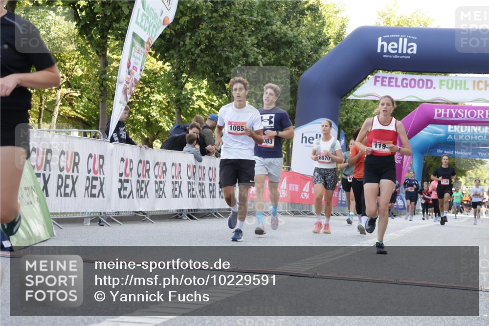 06.09.2026 - CURREX Alsterlauf Yannick Fuchs http://msf.ph/oto/10229591 06.09.2026 11:47:34 Ziel 1081, 1083, 1085, 1111, 1123, 1130, 1194, 1279, 1329, 1333, 8046, 8048, 8070, 8172, 8236, 8327 meine-sportfotos.de