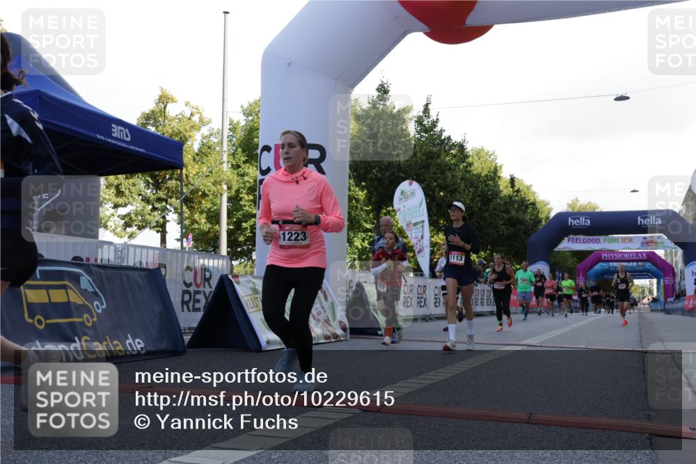 06.09.2026 - CURREX Alsterlauf Yannick Fuchs http://msf.ph/oto/10229615 06.09.2026 11:47:51 Ziel 1006, 1009, 1018, 1059, 1068, 1069, 1124, 1218, 1223, 1287 meine-sportfotos.de