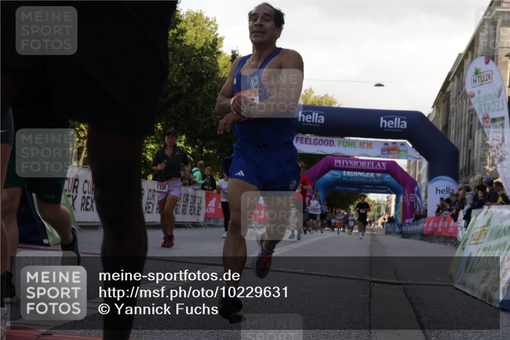 06.09.2026 - CURREX Alsterlauf Yannick Fuchs http://msf.ph/oto/10229631 06.09.2026 11:48:13 Ziel 1115, 1191, 1192, 1259, 1289, 1291, 1306, 1322, 1323, 1332, 8028, 8269, 8270, 8336 meine-sportfotos.de