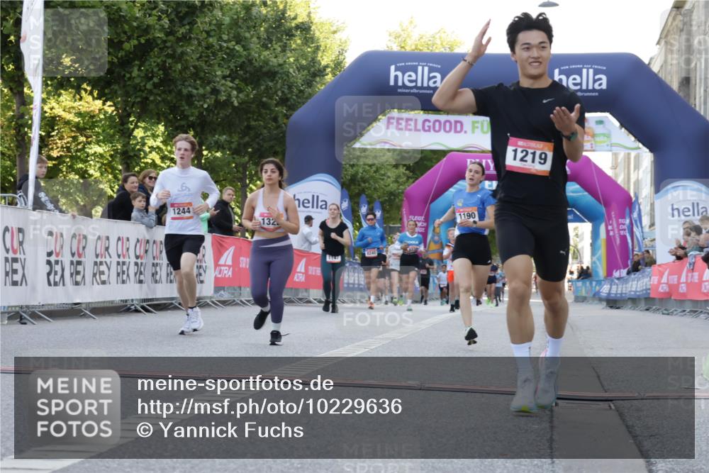 06.09.2026 - CURREX Alsterlauf Yannick Fuchs http://msf.ph/oto/10229636 06.09.2026 11:48:20 Ziel 1104, 1190, 1191, 1219, 1244, 1291, 1325, 1332, 8269, 8270 meine-sportfotos.de