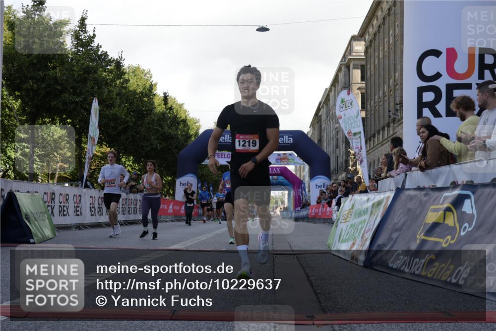06.09.2026 - CURREX Alsterlauf Yannick Fuchs http://msf.ph/oto/10229637 06.09.2026 11:48:20 Ziel 1104, 1190, 1191, 1219, 1244, 1291, 1325, 1332, 8269, 8270 meine-sportfotos.de