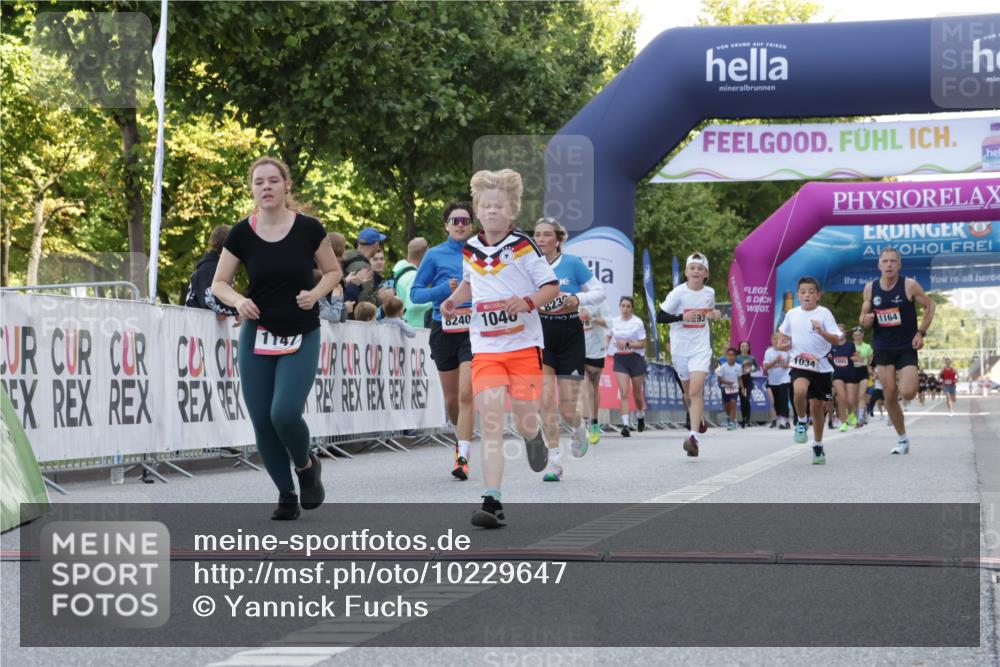 06.09.2026 - CURREX Alsterlauf Yannick Fuchs http://msf.ph/oto/10229647 06.09.2026 11:48:26 Ziel 1034, 1040, 1104, 1147, 1164, 1190, 1219, 1244, 1293, 1325, 8239, 8240 meine-sportfotos.de