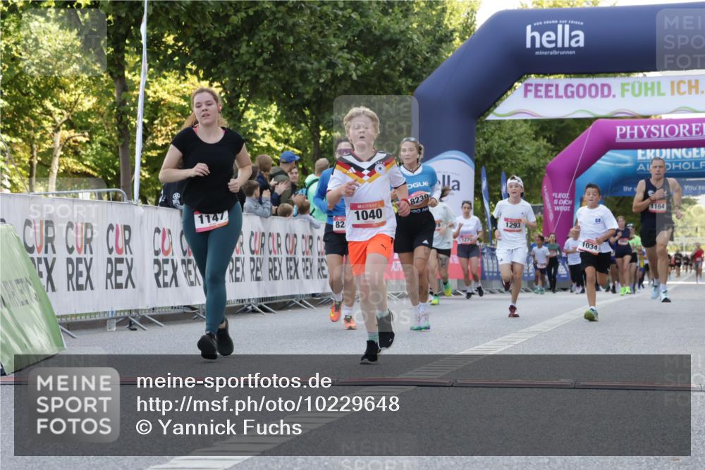 06.09.2026 - CURREX Alsterlauf Yannick Fuchs http://msf.ph/oto/10229648 06.09.2026 11:48:26 Ziel 1034, 1040, 1104, 1147, 1164, 1190, 1219, 1244, 1293, 1325, 8239, 8240 meine-sportfotos.de
