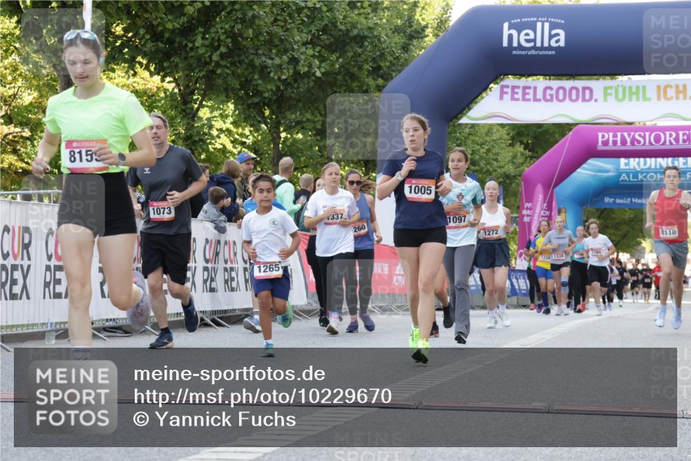 06.09.2026 - CURREX Alsterlauf Yannick Fuchs http://msf.ph/oto/10229670 06.09.2026 11:48:38 Ziel 1005, 1073, 1097, 1170, 1177, 1185, 1222, 1260, 1265, 1270, 1337, 8110, 8155 meine-sportfotos.de