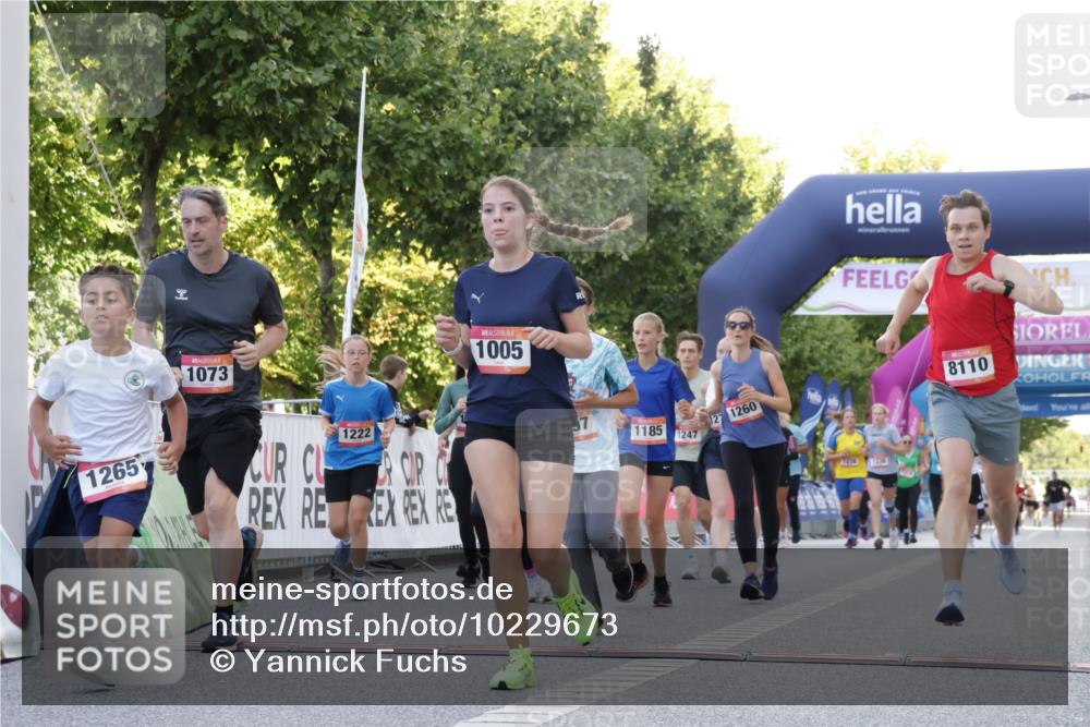 06.09.2026 - CURREX Alsterlauf Yannick Fuchs http://msf.ph/oto/10229673 06.09.2026 11:48:41 Ziel 1005, 1073, 1097, 1170, 1177, 1185, 1222, 1231, 1247, 1260, 1265, 1270, 1272, 1280, 1337, 8110, 8155 meine-sportfotos.de