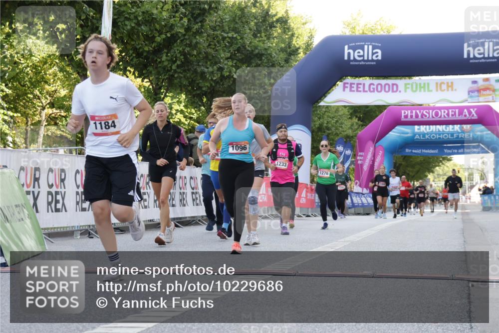 06.09.2026 - CURREX Alsterlauf Yannick Fuchs http://msf.ph/oto/10229686 06.09.2026 11:48:47 Ziel 1005, 1073, 1096, 1097, 1184, 1185, 1222, 1231, 1233, 1238, 1247, 1260, 1265, 1272, 1275, 1276, 1280, 1326, 1337, 1338, 8110 meine-sportfotos.de