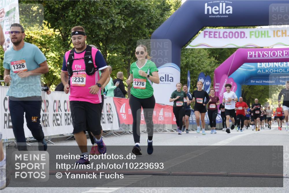 06.09.2026 - CURREX Alsterlauf Yannick Fuchs http://msf.ph/oto/10229693 06.09.2026 11:48:50 Ziel 1096, 1184, 1185, 1222, 1231, 1233, 1238, 1247, 1260, 1272, 1275, 1276, 1280, 1326, 1337, 1338 meine-sportfotos.de