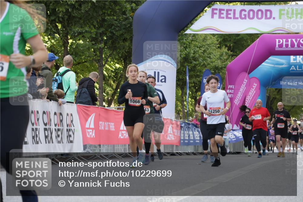 06.09.2026 - CURREX Alsterlauf Yannick Fuchs http://msf.ph/oto/10229699 06.09.2026 11:48:53 Ziel 1066, 1096, 1184, 1233, 1238, 1250, 1275, 1276, 1326, 1338, 8347 meine-sportfotos.de