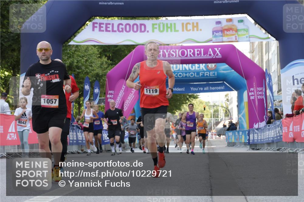 06.09.2026 - CURREX Alsterlauf Yannick Fuchs http://msf.ph/oto/10229721 06.09.2026 11:49:02 Ziel 1013, 1057, 1066, 1119, 1142, 1214, 1243, 1250, 1273, 8347 meine-sportfotos.de