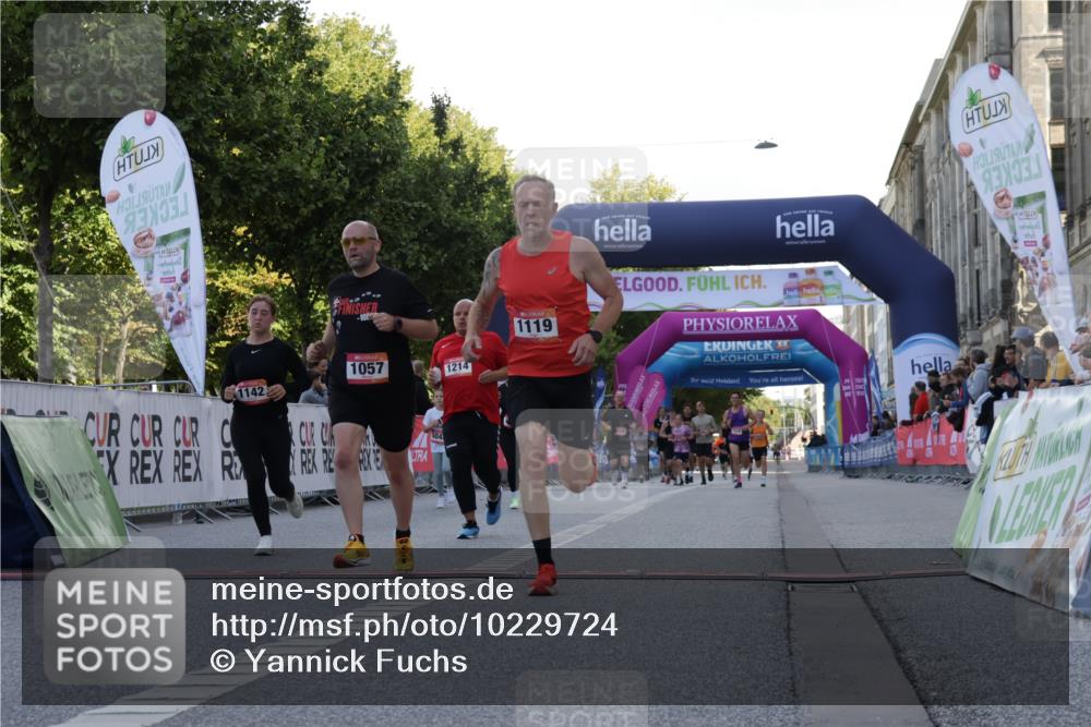 06.09.2026 - CURREX Alsterlauf Yannick Fuchs http://msf.ph/oto/10229724 06.09.2026 11:49:03 Ziel 1013, 1057, 1066, 1119, 1142, 1214, 1243, 1250, 1273, 8347 meine-sportfotos.de