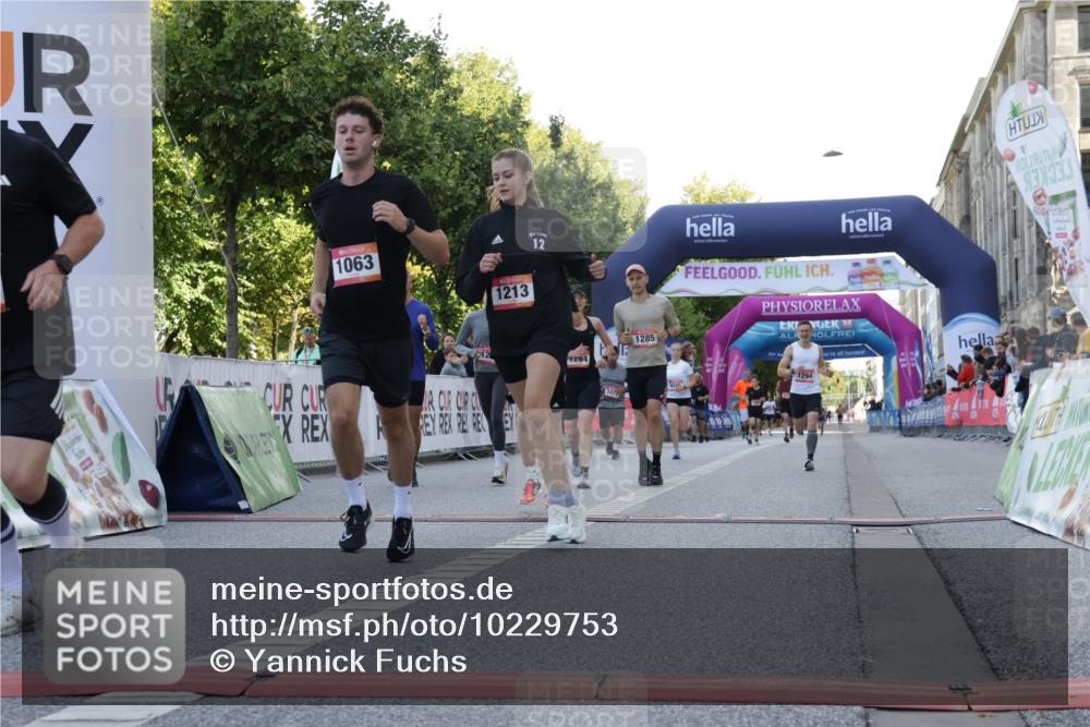 06.09.2026 - CURREX Alsterlauf Yannick Fuchs http://msf.ph/oto/10229753 06.09.2026 11:49:16 Ziel 1063, 1072, 1078, 1155, 1156, 1213, 1284, 1285, 1286, 1288, 1294, 1295, 1318, 8042, 8103, 8245, 8261 meine-sportfotos.de