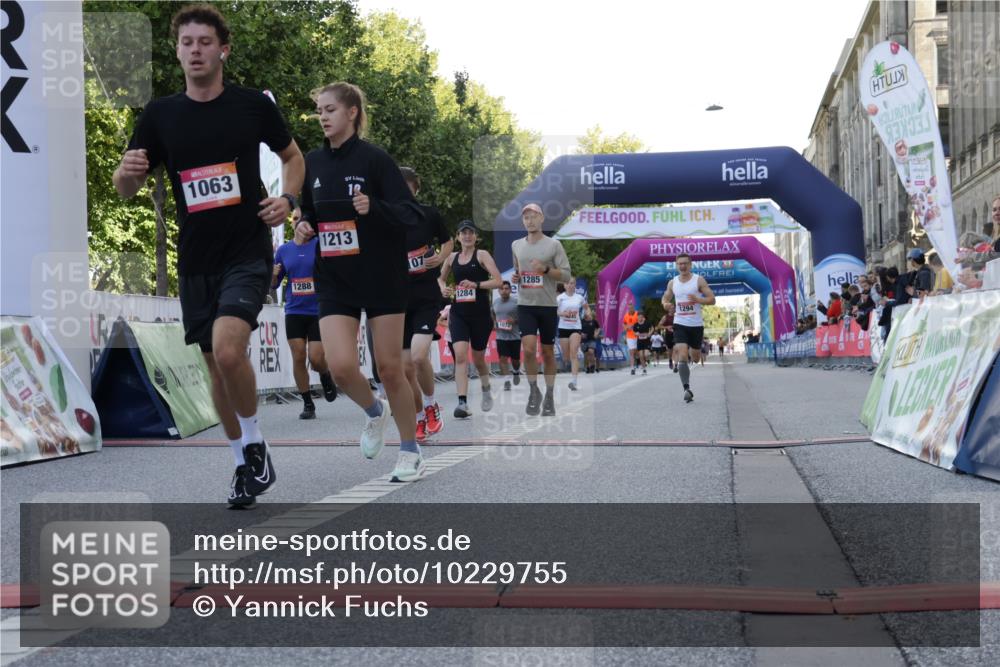 06.09.2026 - CURREX Alsterlauf Yannick Fuchs http://msf.ph/oto/10229755 06.09.2026 11:49:16 Ziel 1063, 1072, 1078, 1155, 1156, 1213, 1284, 1285, 1286, 1288, 1294, 1295, 1318, 8042, 8103, 8245, 8261 meine-sportfotos.de